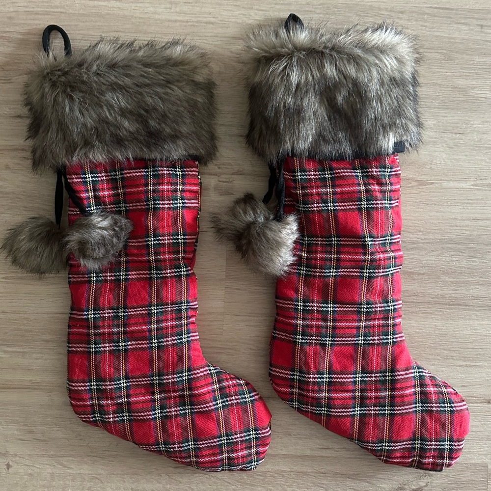 🔹2 Plaid Faux Fur Christmas Stockings